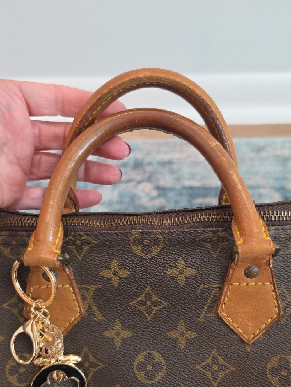 Impeccable Vintage Louis Vuitton Speedy 35 Monogram Satchel - Picture 2 of 15